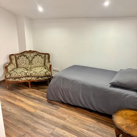 Chic 3 Bed In Medieval Village Holiday home