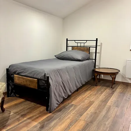 Chic 3 Bed In Medieval Village 펜션