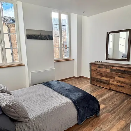 Chic 3 Bed In Medieval Village Holiday home Penne-d'Agenais